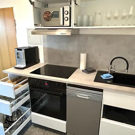 Fr- Moderne Wohnung, Wlan, Smart-tv, Voll Ausgestattete Kueche *